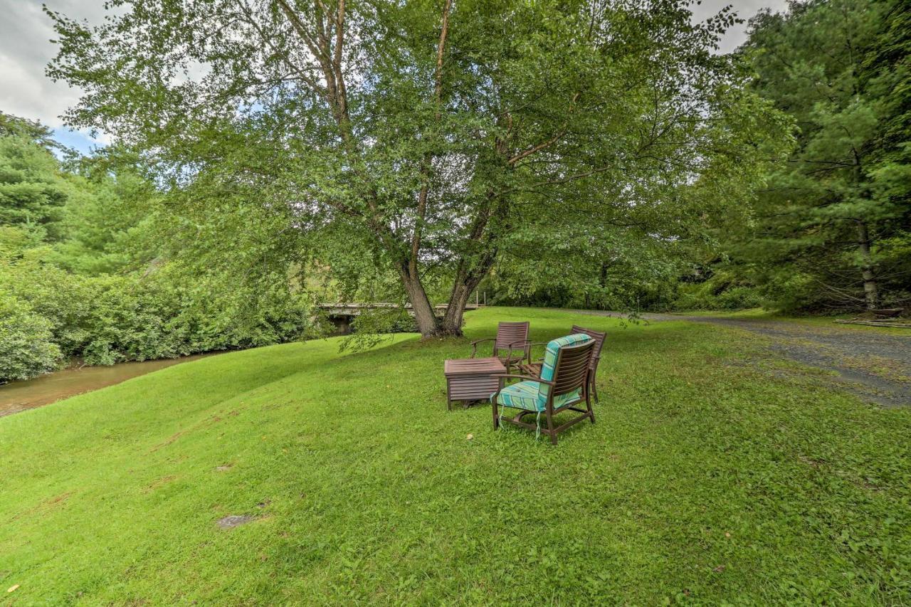 Lil Red Hen Cottage In The Boone Area With Hot Tub West Jefferson Exterior photo