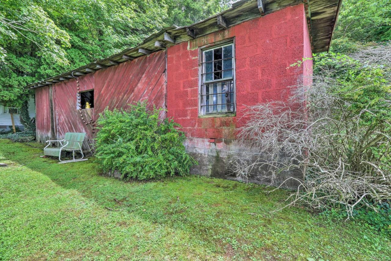 Lil Red Hen Cottage In The Boone Area With Hot Tub West Jefferson Exterior photo