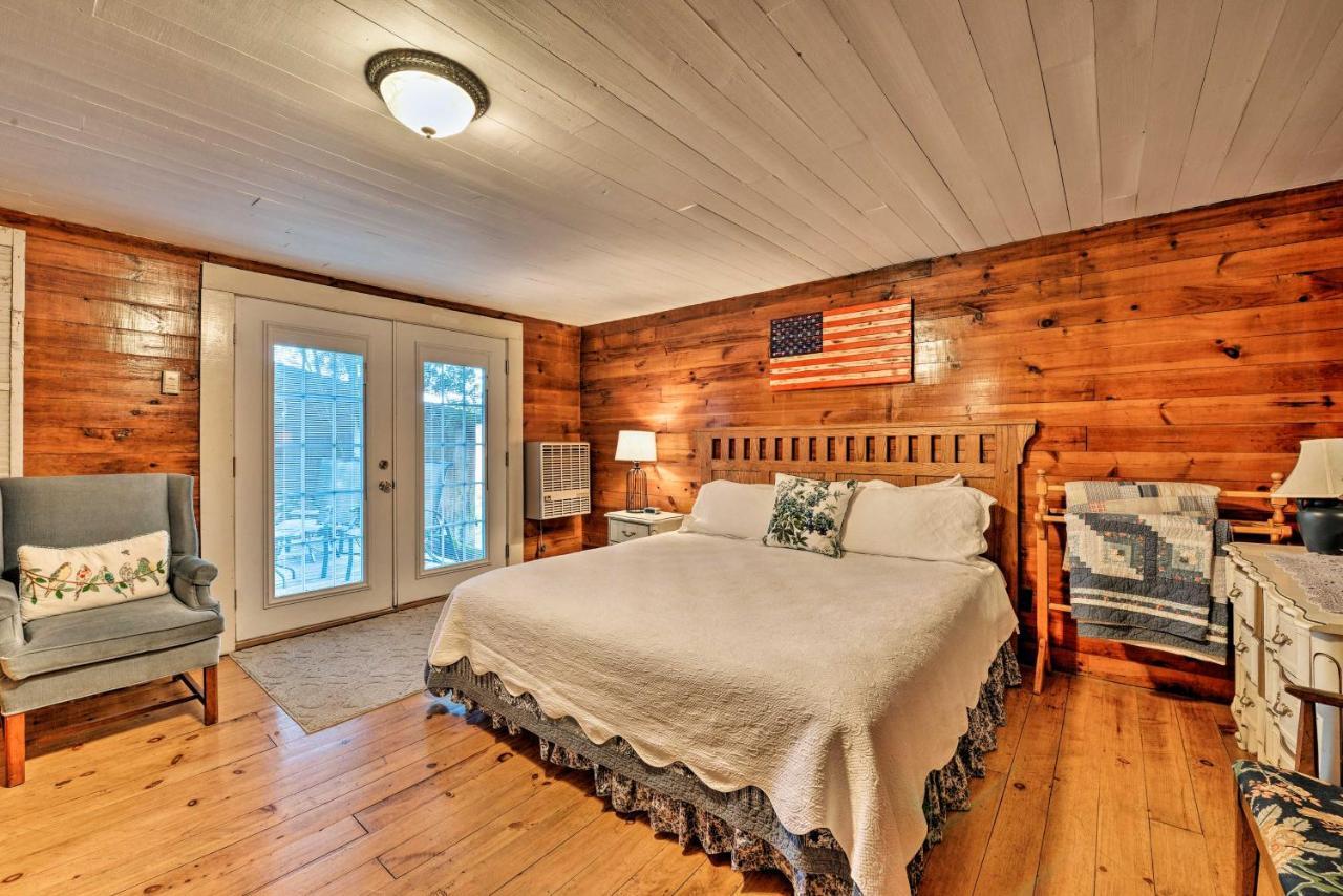 Lil Red Hen Cottage In The Boone Area With Hot Tub West Jefferson Exterior photo