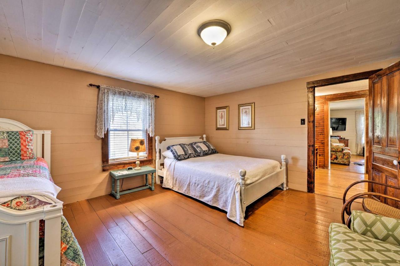 Lil Red Hen Cottage In The Boone Area With Hot Tub West Jefferson Exterior photo